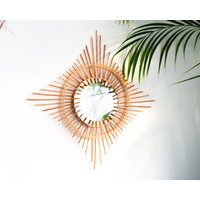 Dimond Rattan Spiegel - Sunburst Boho -Boho Home Decor-Vintage Stil Wandspiegel von OliverBDesign