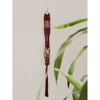 Handgemachter Maroon Makramee Wandbehang Pflanzenhalter ~ Wanddekoration Benutzerdefinierte Boho Dekor Wandkunst von OliversTwistByCarrie