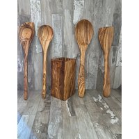 Chefs Küchenutensilien Set Aus Olivenholz. Geschenkset. Bestellen Sie Jetzt von OlivewoodEra