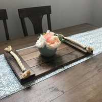 Handgefertigtes Holz Serviertablett - Bauernhaus Display Tablett von OliviaGracePaper
