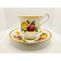 Paragon Rote Und Gelbe Rosen Teetasse Untertasse von OlliesCollection
