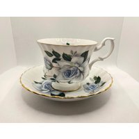 Royal Albert Blaue Rosen Teetasse Und Untertasse von OlliesCollection