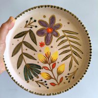 Handbemalter Keramik Wandteller; Schmuckschale Mit Gold Blumen Illustration; Wand Kunst Geschenk Handbemalter Keramik Wandteller; Schmuckschale Mit Gold Blumen Illustration; Wand Kunst Geschenk von OlliveCeramics