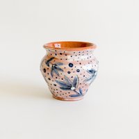 Handbemalter Terrakotta Übertopf Blumentopf in Blau von OlliveCeramics