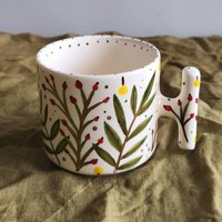 Handgemachte Weihnachtstasse Gold Floral Keramik Kaffeetasse von OlliveCeramics