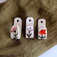 Wandhaken Aus Keramik; Handgemachtes Niedliches Wohndekor-Objekt; Keramik Handgemachte Blumen Wandhaken Aus Keramik; Handgemachtes Niedliches Wohndekor-Objekt; Keramik Handgemachte Blumen von OlliveCeramics
