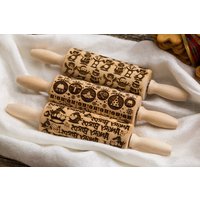 Set 3 Mini Teigrollen Aus Holz Geprägte Teigroller Geschnitzte Formen Weihnachtsgeschenk Gravierter Nudelholz Form Lebkuchen Geschenk Für Sie Set 3 Mini Teigrollen Aus Holz Geprägte Teigroller Geschnitzte Formen Weihnachtsgeschenk Gravierter Nudelholz Form Lebkuchen Geschenk Für Sie von OmaMarta