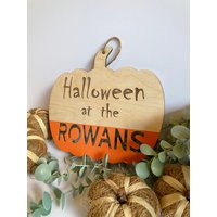 Großes Halloween, Kürbisdekoration, Halloween Geschenk, Personalisierte Halloweendekoration, Halloweenkranz, Fotorequisite von OmadeandPersonal