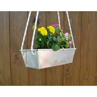 Alte Kasten-Kuchenform Als Blumenampel Alte Kasten-Kuchenform Als Blumenampel von OmasVintageDE