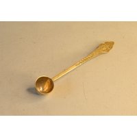 Alter Messinglöffel Für Die Kaffeedose, Motiv Wasserträger von OmasVintageDE