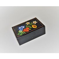 Holzbox Mit Handbemalten Blumen von OmasVintageDE