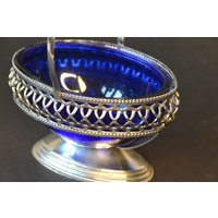 Kleiner Metallkorb Mit Glaseinsatz von OmasVintageDE