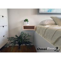 Naturholz Floating Nightstand - Nachttisch Shelf. Aus Massivem Holz von OmoiBoxCreations