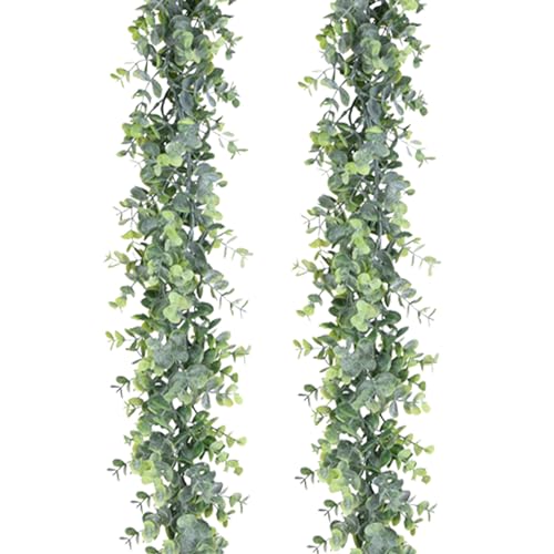 Faux Eucalyptus Garland 2PCS 6ft Simulation Grüne realistische Eukalyptus -Dekor Hängende gefälschte dekorative Grüngirlande für Hochzeitstisch Wand... Faux Eucalyptus Garland 2PCS 6ft Simulation Grüne realistische Eukalyptus -Dekor Hängende gefälschte dekorative Grüngirlande für Hochzeitstisch Wand... von OnIUeZky