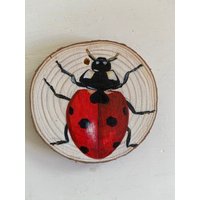 Handbemalte Marienkäfer Holzscheiben Dekoration von OnceUponATeePeeTop