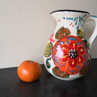 Vintage Keramik Blumen Wasserkrug von OnceUponaDressing