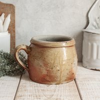 Alter Fetttopf Aus Halbglasiertem Beige-Braunem Steinzeug Alter Fetttopf Aus Halbglasiertem Beige-Braunem Steinzeug von OneDayInFrance