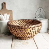 Antiker Runder Korb Aus Gerolltem Stroh von OneDayInFrance