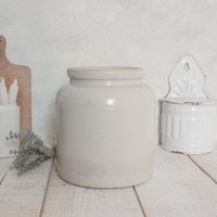 Großer Alter Senftopf Aus Beige Glasiertem Steinzeug Großer Alter Senftopf Aus Beige Glasiertem Steinzeug von OneDayInFrance