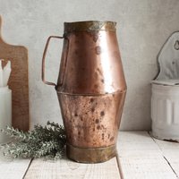 Großer Vintage Kupferkrug Großer Vintage Kupferkrug von OneDayInFrance