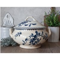 Prächtige Alte Gien Eisenerz Suppenterrine Mit Blauem Blumendekor Prächtige Alte Gien Eisenerz Suppenterrine Mit Blauem Blumendekor von OneDayInFrance