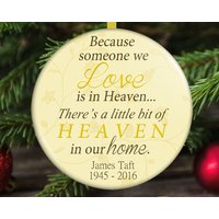 Erinnerungs-Weihnachtsverzierung, Jemand, Den Wir Lieben, Ist Im Himmel, Erinnerungsgeschenk Für Verlust Des Vaters, Großvaters Erinnerungs-Weihnachtsverzierung, Jemand, Den Wir Lieben, Ist Im Himmel, Erinnerungsgeschenk Für Verlust Des Vaters, Großvaters von OneStopOrnamentShop