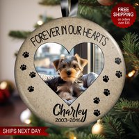 Haustier-Denkmal-Weihnachtsverzierung, Für Immer in Unseren Herzen, Hunde-Denkmal, Katzen-Denkmal, Haustier-Erinnerung, Haustier-Verlust-Geschenk von OneStopOrnamentShop