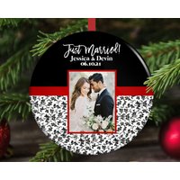 Just Married Christbaumschmuck, Geschenk Für Brautpaare, Schwiegermutter, Braut Und Bräutigam Geschenk, Gay Hochzeitsgeschenk, Jungvermählten Just Married Christbaumschmuck, Geschenk Für Brautpaare, Schwiegermutter, Braut Und Bräutigam Geschenk, Gay Hochzeitsgeschenk, Jungvermählten von OneStopOrnamentShop