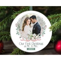Unser Erstes Weihnachten Als Mr. Und Mrs. Ornament 2023, Als Mrs, Mr Mr., Geschenk Für Brautpaar, Verheiratetes Weihnachtsornament Unser Erstes Weihnachten Als Mr. Und Mrs. Ornament 2023, Als Mrs, Mr Mr., Geschenk Für Brautpaar, Verheiratetes Weihnachtsornament von OneStopOrnamentShop