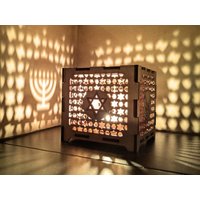 Personalisierte Laternenkiste Aus Holz/Kerzenhalter Briefpapierhalter Taschentuchbox - Hanukkah Chanukah Menorah Laterne von OneTreeEngravings