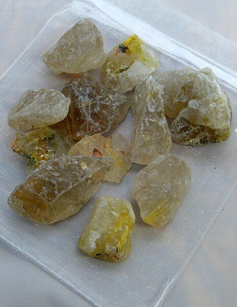 OneWorldMinerals Rutilquarz Wassersteine im Organzabeutel - quintESSENCE Wassersteine von OneWorldMinerals