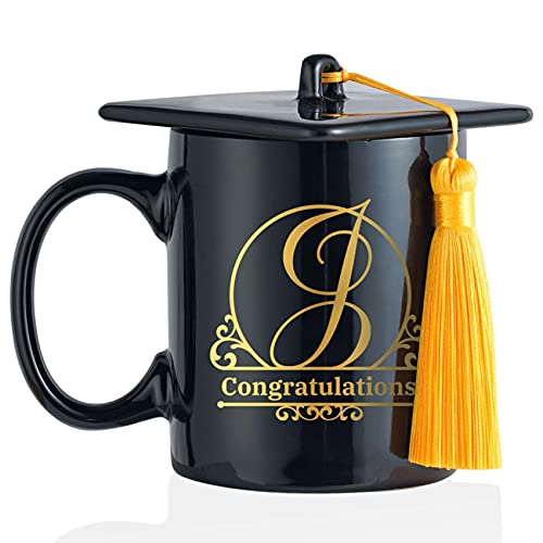 Abschluss Geschenk 2022 - Doktorhut Bachelor Hut Tasse mit Buchstabe Initiale, Personalisierte Geschenke, Alphabet Becher Kaffeetasse für Bachelor Master Abitur, Bestandene Prüfung, PhD - J von Onebttl