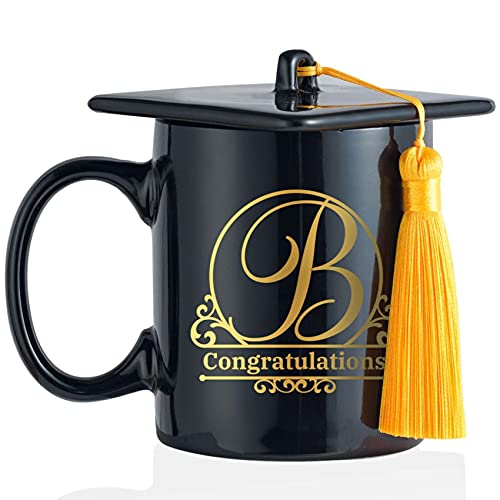 Abschluss Geschenk 2025 - Doktorhut Bachelor Hut Tasse mit Buchstabe Initiale, Personalisierte Geschenke, Alphabet Becher Kaffeetasse für Bachelor Master Abitur, Bestandene Prüfung, PhD - B von Onebttl