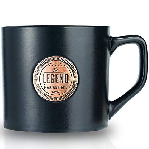 Onebttl Ruhestandsgeschenke für Männer, Kaffeetassen zum Ruhestand 450 ml, Ruhestandstasse mit Goldenem Abzeichen, für Papa, Chef, Opa, Lehrer – THE LEGEND HAS RETIRED Onebttl Ruhestandsgeschenke für Männer, Kaffeetassen zum Ruhestand 450 ml, Ruhestandstasse mit Goldenem Abzeichen, für Papa, Chef, Opa, Lehrer – THE LEGEND HAS RETIRED von Onebttl