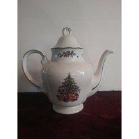 Royal Tudor Tannenbaum Grindley Of Stoke England Kaffee Teekanne von Onegirlonthego