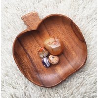 Vintage Teak Holz Teller Von Monkey Pod/Handgeschnitzter Apfel Geschnitztes Schälchen in Apfelform von OniANDBauFINDS