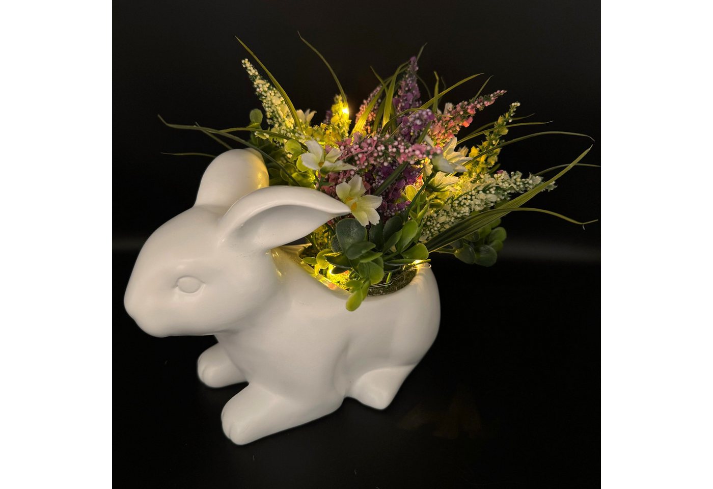 Online-Fuchs Dekofigur Süßer Hase mit künstlichen Blumen, LED-Beleuchtung und Timer (Weißer Hase mit künstlichen Pflanzen), 30 x 26 cm groß von Online-Fuchs