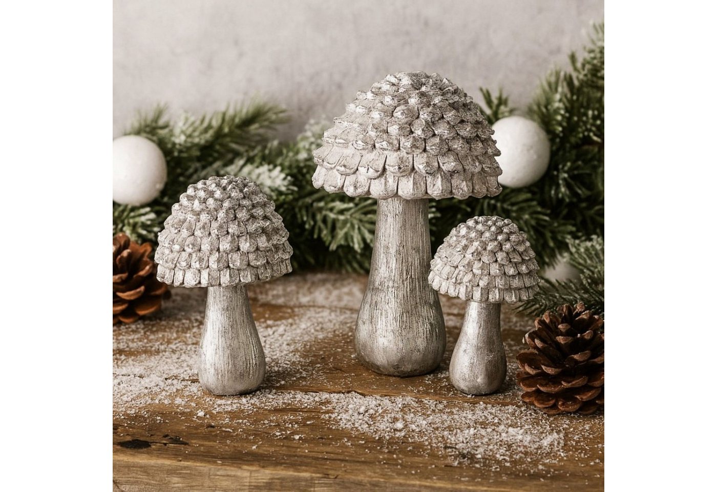 Online-Fuchs Dekoobjekt 3 Pilze in verschiedenen Größen - Herbstdeko und Winterdeko (Weiß oder Gold, Vintage Optik), mit Glitzerapplikationen - Weihnachtsdekoration von Online-Fuchs