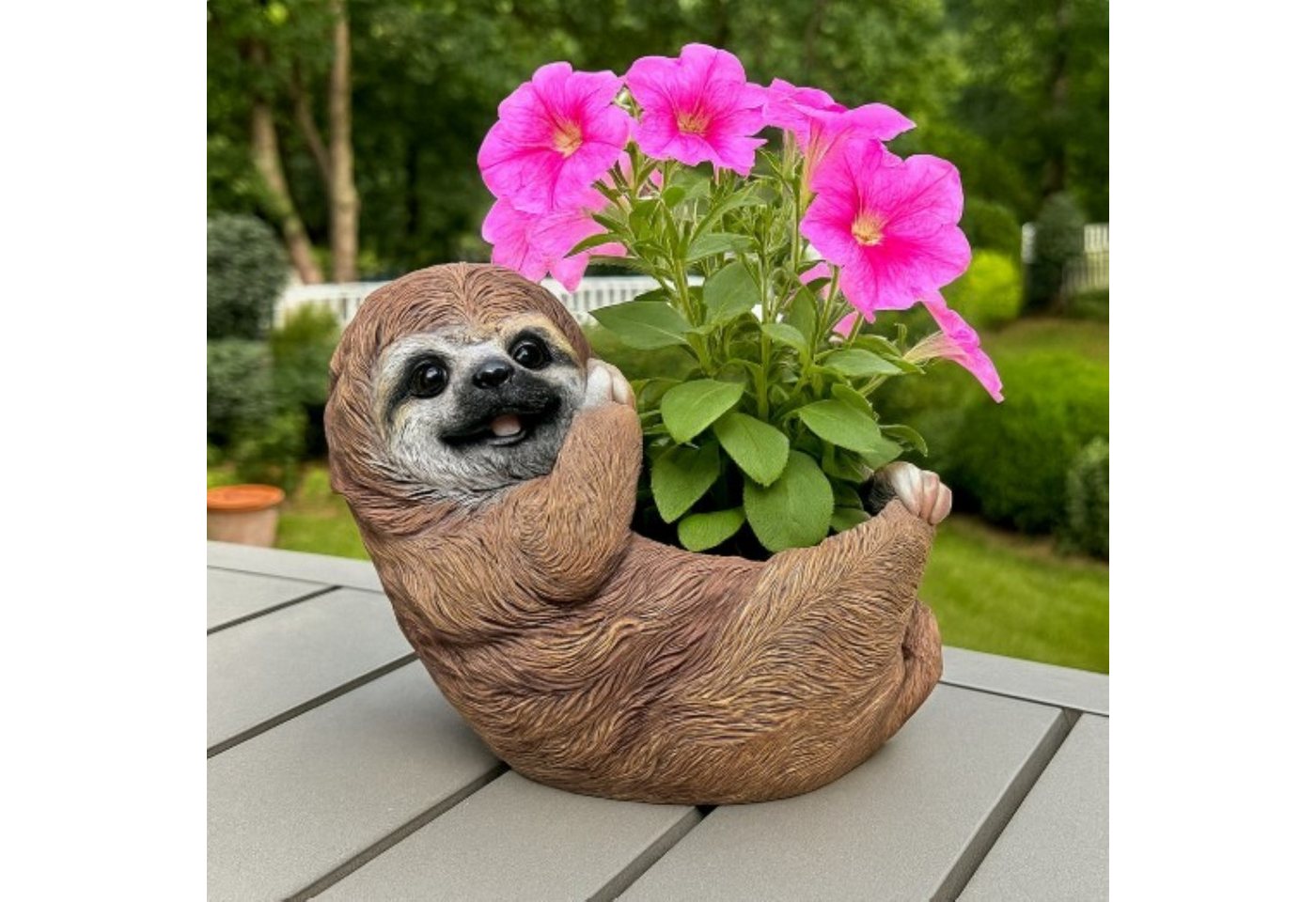 Online-Fuchs Gartenfigur für außen - niedliches Faultier mit Blumentopf - Dekofiguren, (Faultier), aus Polyresin (Kunstharz) gefertigt - für den Innen- und Außenbereich von Online-Fuchs
