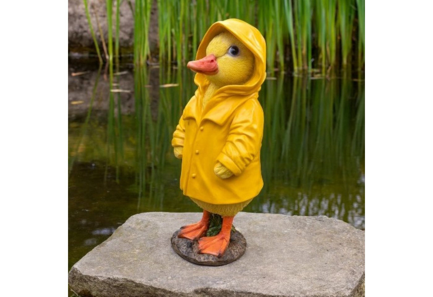 Online-Fuchs Gartenfigur für außen - süße Ente im Regenmantel - Teichdekoration, Figuren, (Ente im Regenmantel), aus Kunstharz (Polyresin) gefertigt - für den Innen- und Außenbereich von Online-Fuchs