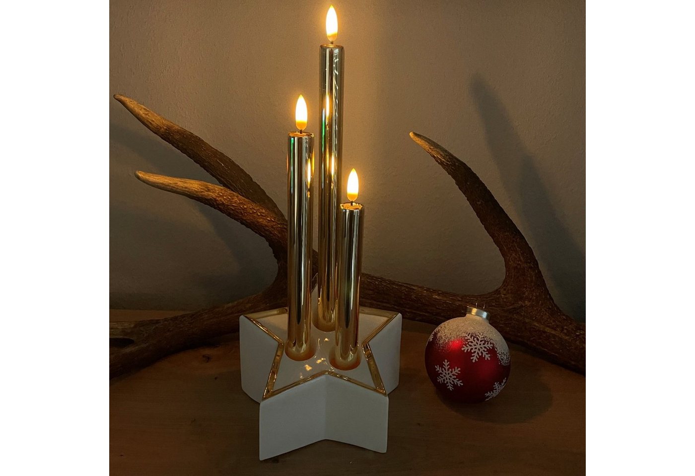Online-Fuchs Kerzenständer Stern mit 3 LED Stabkerzen und 6-Stunden Timerfunktion (Metallic-Look, Rot, Grün, Champagner), Weihnachtsdeko - LED Kerzen Weihnachten von Online-Fuchs