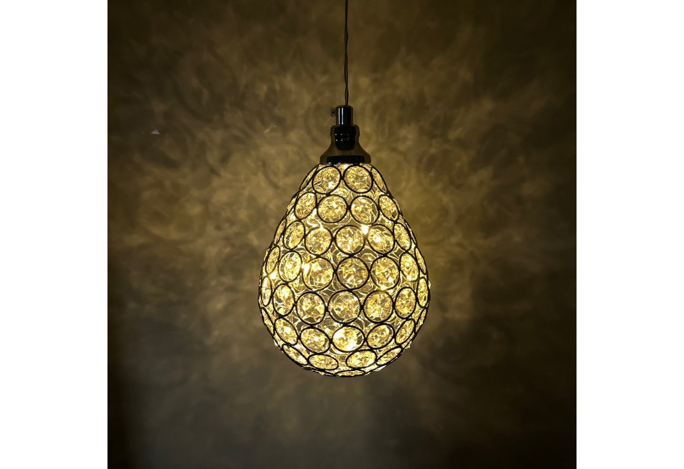 Online-Fuchs LED Dekoobjekt magischer Tropfen mit Glaskristallen & LED-Lichterkette zum Aufhängen, LED fest integriert, warmweiße LEDs, inklusive 6-Stunden Timerfunktion Online-Fuchs LED Dekoobjekt magischer Tropfen mit Glaskristallen & LED-Lichterkette zum Aufhängen, LED fest integriert, warmweiße LEDs, inklusive 6-Stunden Timerfunktion von Online-Fuchs
