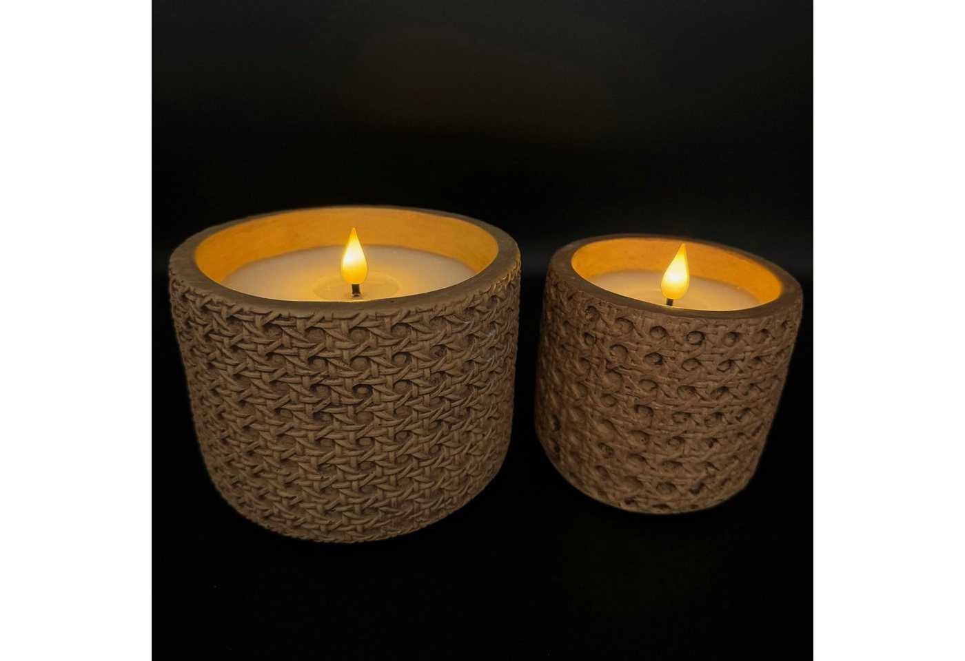 Online-Fuchs LED-Kerze 2 große LED Kerzen in Geflecht Optik aus Beton mit, realistischer Flamme und Timer im Set Online-Fuchs LED-Kerze 2 große LED Kerzen in Geflecht Optik aus Beton mit, realistischer Flamme und Timer im Set von Online-Fuchs