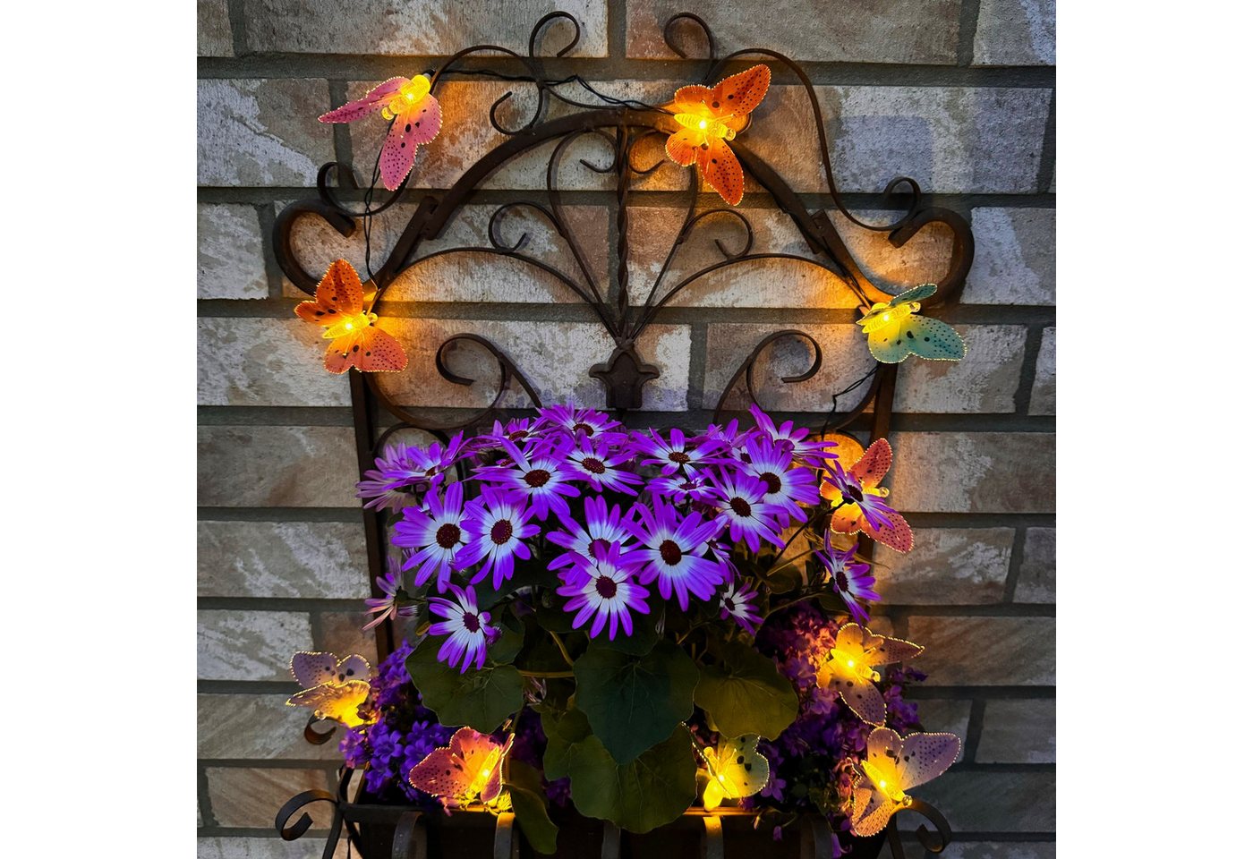 Online-Fuchs LED-Lichterkette Outdoor Solar mit 15 bunten Schmetterlingen oder Libellen für aussen, 15 warmweiße LEDs in Fiberglas-Optik - 480 cm Länge Online-Fuchs LED-Lichterkette Outdoor Solar mit 15 bunten Schmetterlingen oder Libellen für aussen, 15 warmweiße LEDs in Fiberglas-Optik - 480 cm Länge von Online-Fuchs