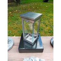 Grablaterne in Edelstahl Gebürstet Ohne Granitsockel Schwarz, Nero Impala, Groß Grablampe, Grabschmuck, Grablicht Grablaterne in Edelstahl Gebürstet Ohne Granitsockel Schwarz, Nero Impala, Groß Grablampe, Grabschmuck, Grablicht von Onlinehandel61