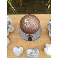 Kinderlaterne, Schöne Grablaterne Mit Mond Und Sternen, Bronze, Braun, Schwere Ausführung, Glas, Kerze Kinderlaterne, Schöne Grablaterne Mit Mond Und Sternen, Bronze, Braun, Schwere Ausführung, Glas, Kerze von Onlinehandel61