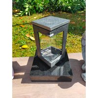 Mittelgroß, Grablaterne, Aluminium, Deckel Silber, Säule Anthrazit, Grablicht, Grablampe, Grableuchte, Große Türöffnung, Garantie 2 Jahre Mittelgroß, Grablaterne, Aluminium, Deckel Silber, Säule Anthrazit, Grablicht, Grablampe, Grableuchte, Große Türöffnung, Garantie 2 Jahre von Onlinehandel61