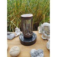 Runde Große Grablaterne Grablampe Laterne Grableuchte Grablicht Grabschmuck Kerze in Bronze Dunkelbraun Ohne Sockel Runde Große Grablaterne Grablampe Laterne Grableuchte Grablicht Grabschmuck Kerze in Bronze Dunkelbraun Ohne Sockel von Onlinehandel61