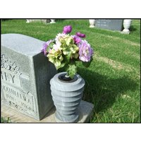 Blumenhalter Für Ihre Friedhofsmonumentvase Vasenöffnung Mit 10 cm Durchmesser - Made in Usa Blumenhalter Für Ihre Friedhofsmonumentvase Vasenöffnung Mit 10 cm Durchmesser - Made in Usa von Onvase