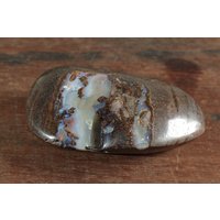 Polierter Boulder Opal Mineral Specimen Für Jemand Besonderes | Briefbeschwerer Talking Point Curio 4 Zuhause Oder Büro Haptisch, Handgroß, Robust von OpalArtGlobal